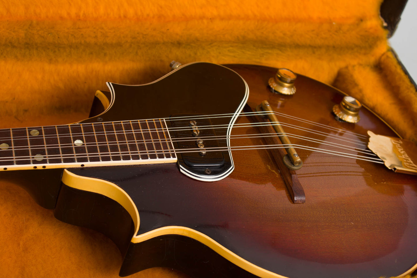 Gibson EM-200 Florentine Solid Body Electric Mandolin (1965)