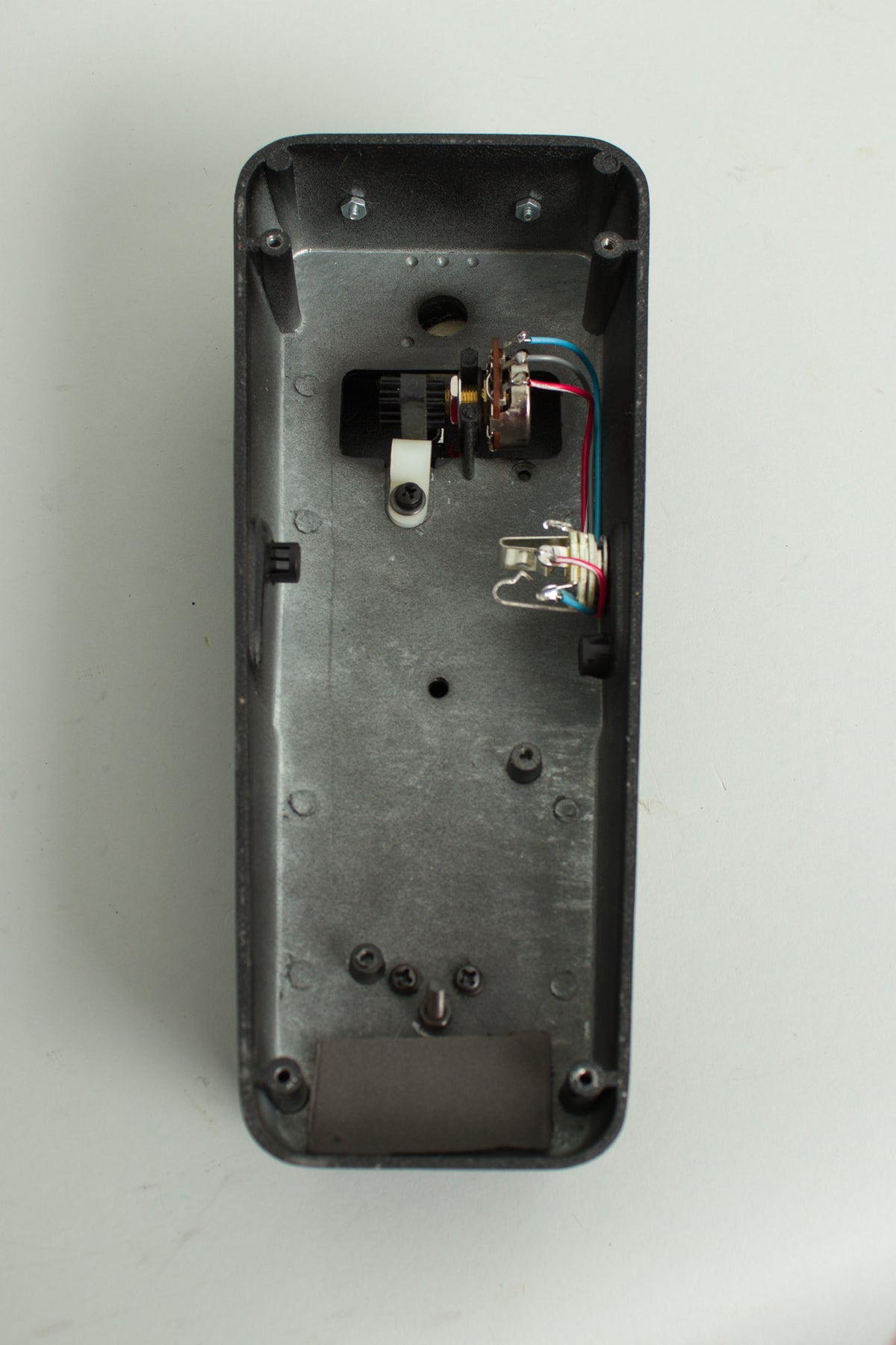 R2R Electric Wah-Wah Pedal Effect (2020s)