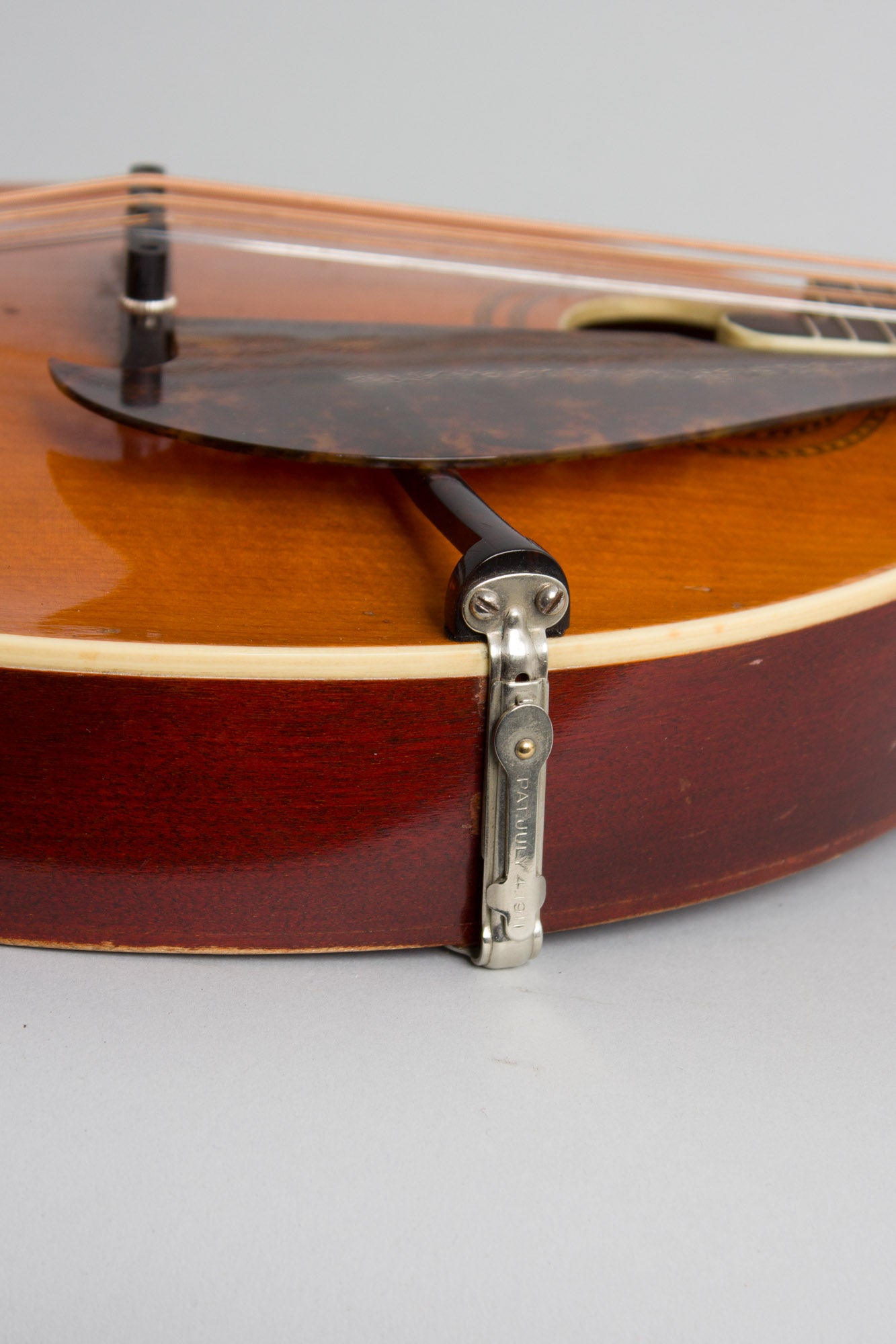 Gibson Style H-1 Carved Top Mandola (1915)