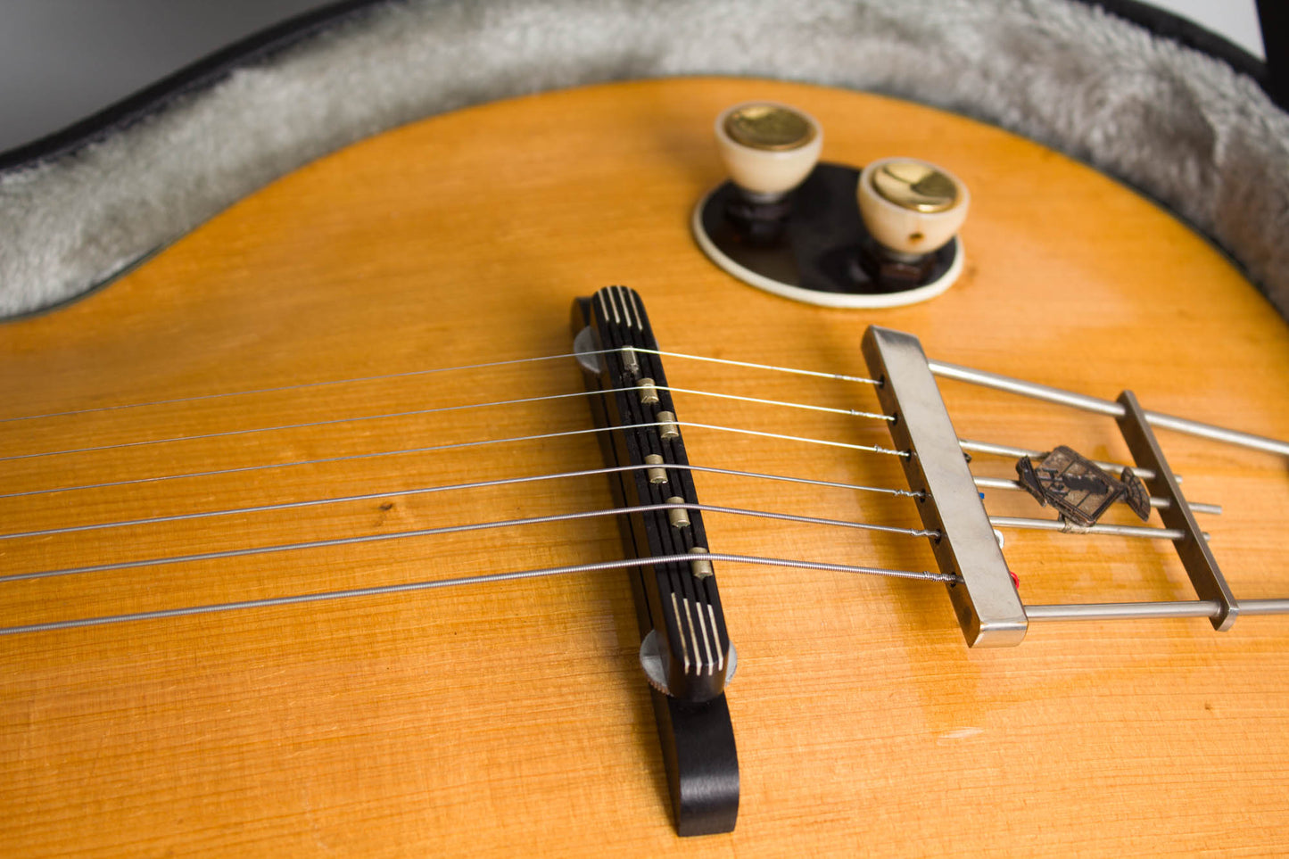 Hofner Club 40 Arch Top Hollow Body Electric Guitar (1957)