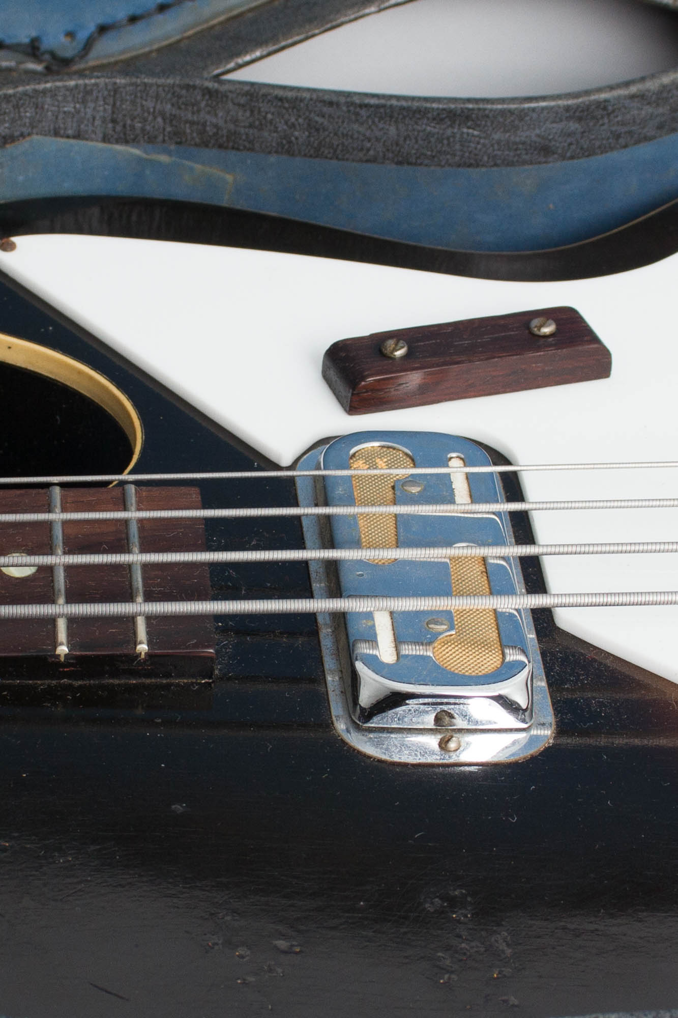 Harmony H-22 Electric Bass Guitar (1965)