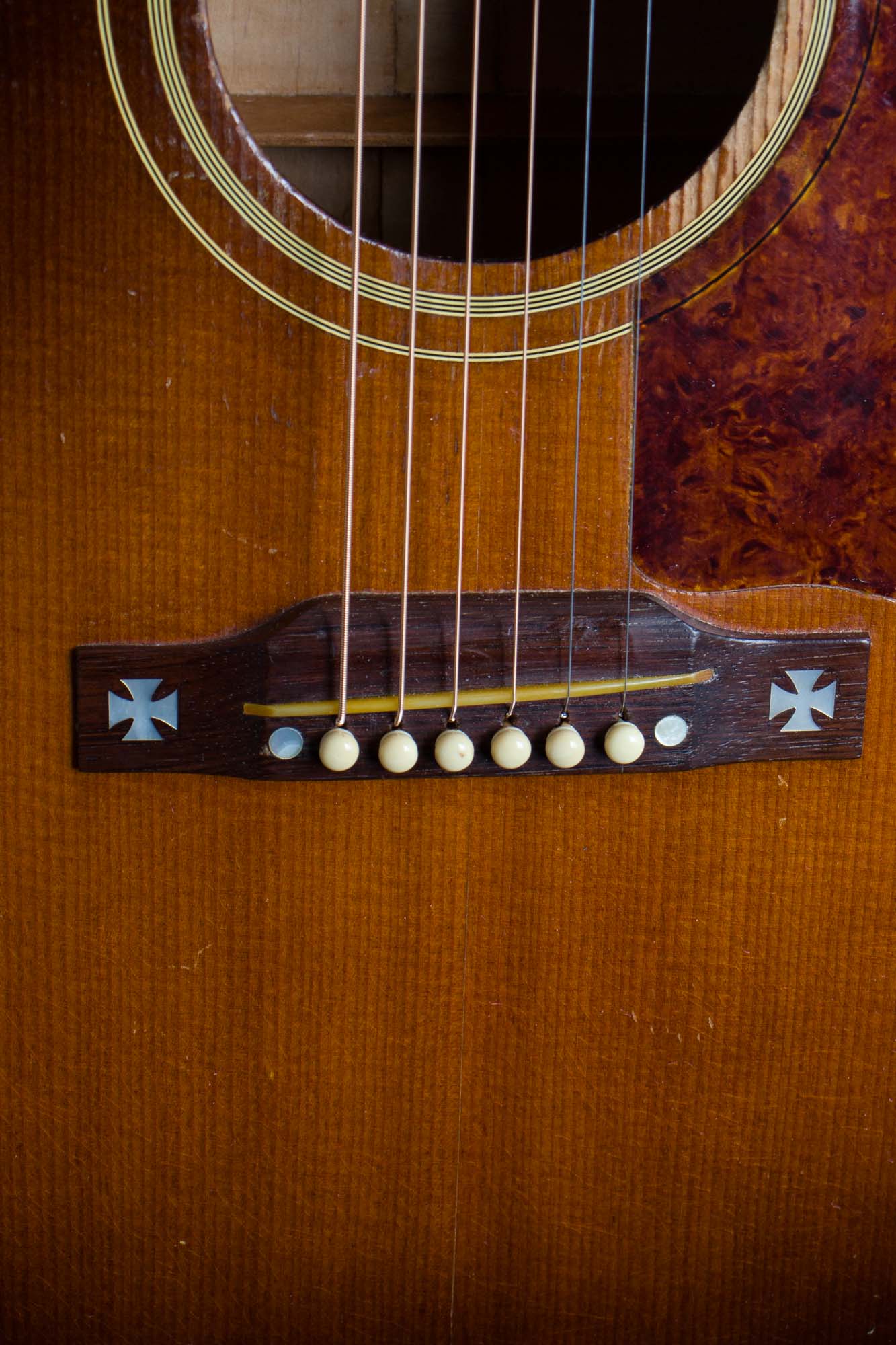 Gibson J-185 Flat Top Acoustic Guitar (1951)