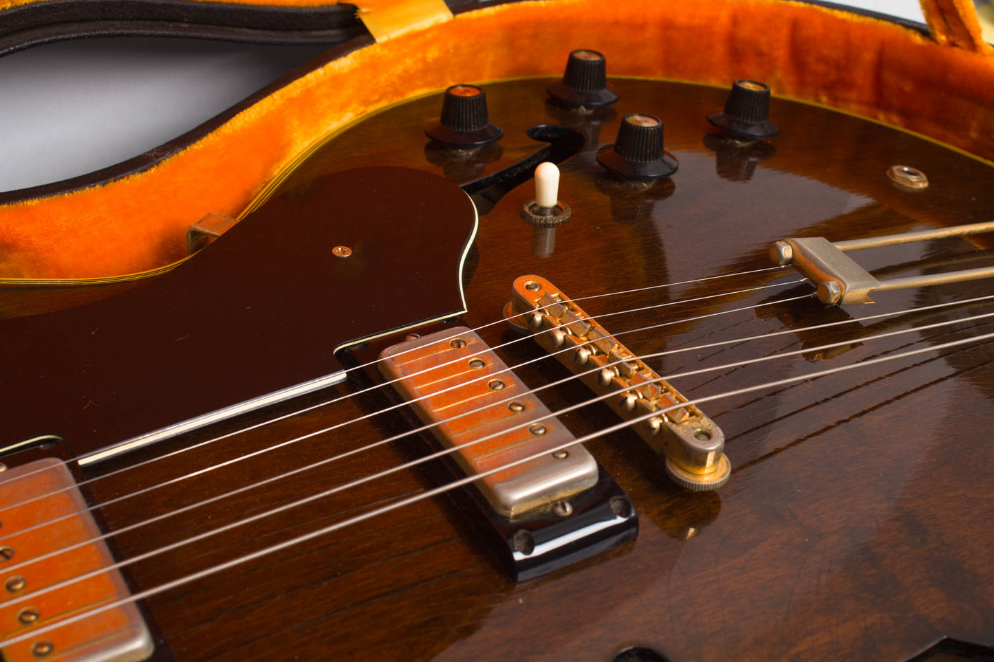 Epiphone Sheraton E212T Arch Top Semi-Hollow Body Electric Guitar (1968)