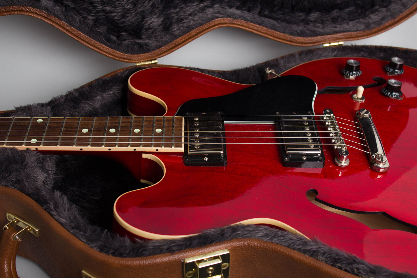 Gibson ES-335 Dot Cherry Semi-Hollow Body Electric Guitar (2020)