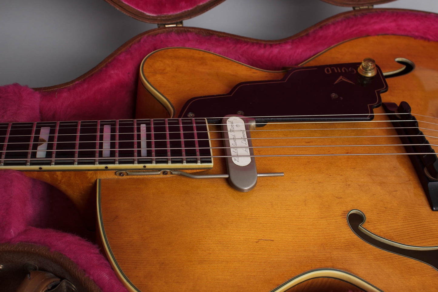 Guild Artist Award B w/floating DeArmond pickup Arch Top Acoustic Guitar (1961)