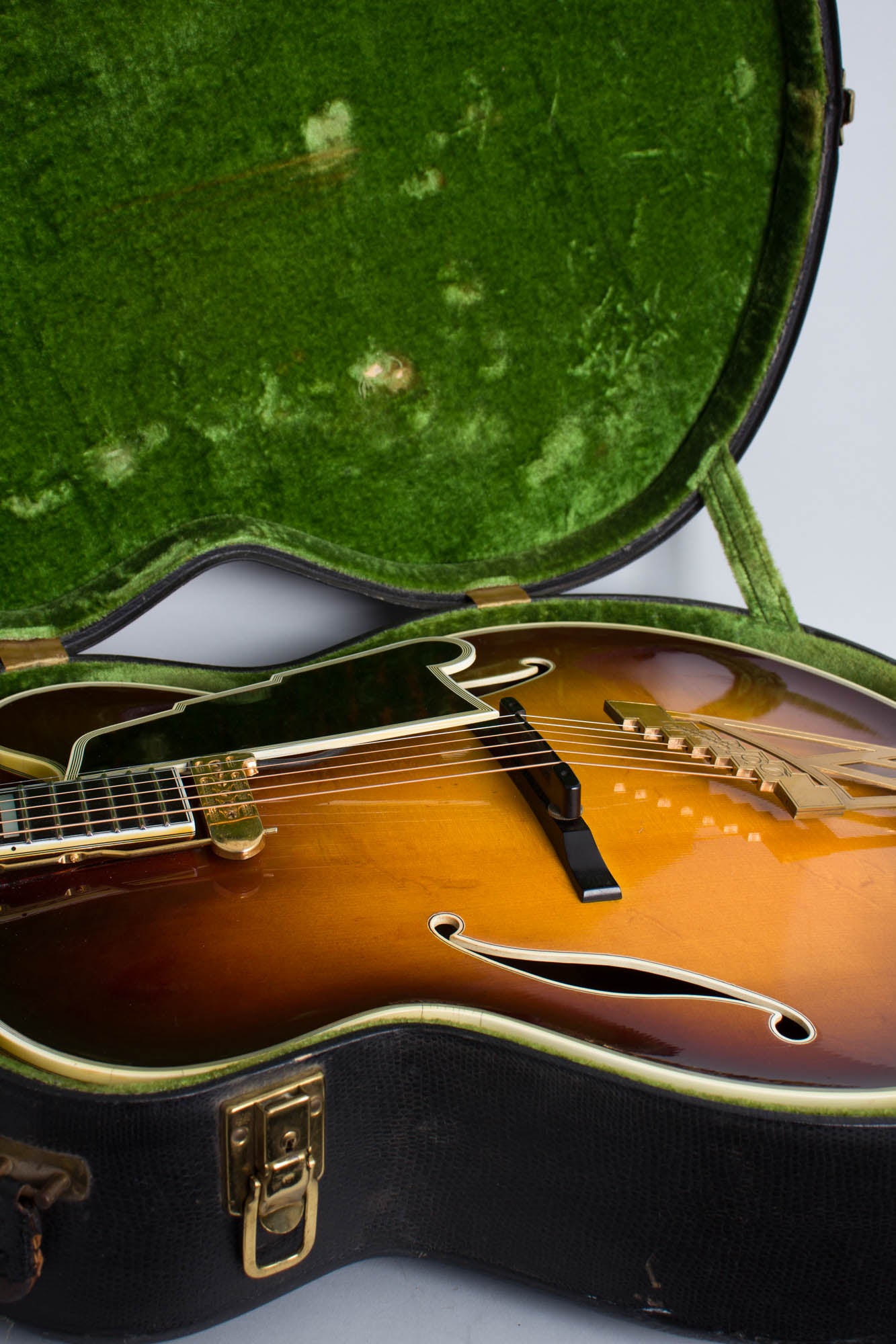 D'Aquisto New Yorker Delux Arch Top Acoustic Guitar (1967)