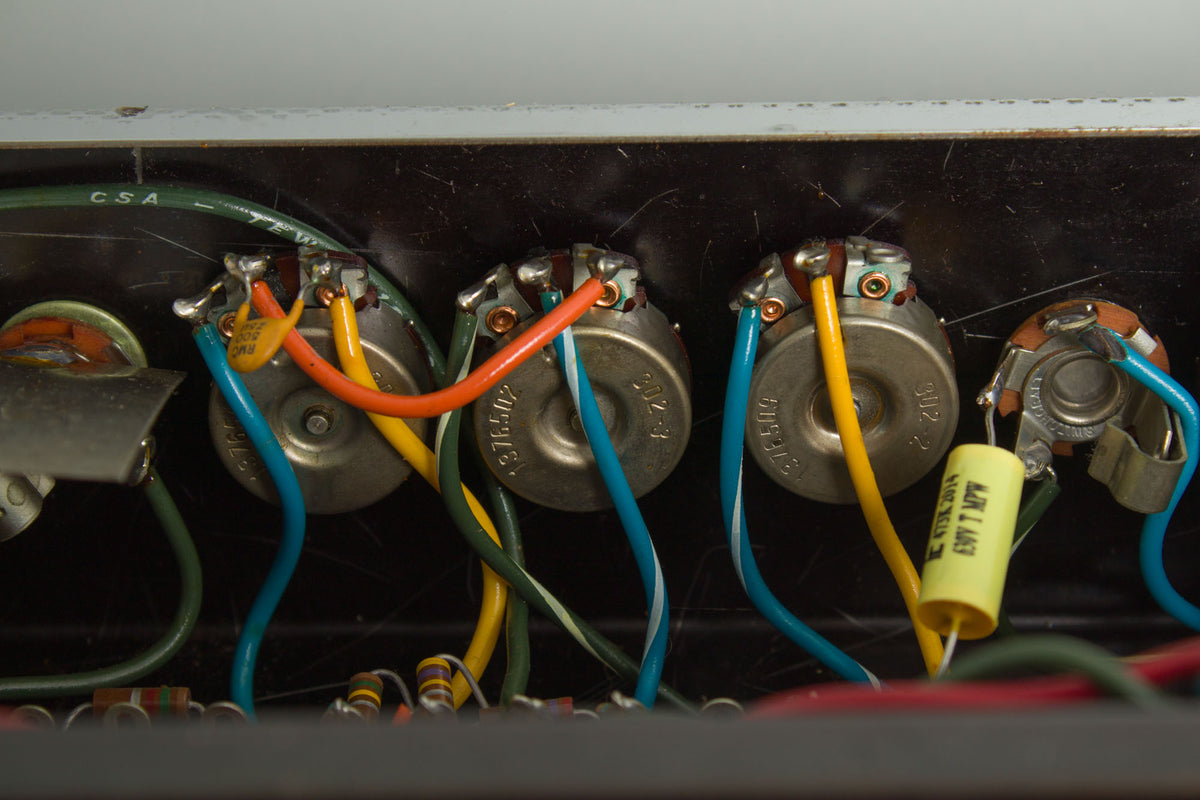 Supro Model S697T Combo Tremolo Tube Amplifier (1965)
