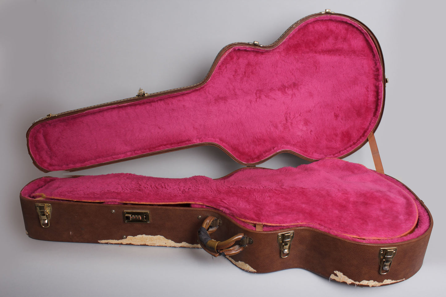 Guild Artist Award B w/floating DeArmond pickup Arch Top Acoustic Guitar (1961)