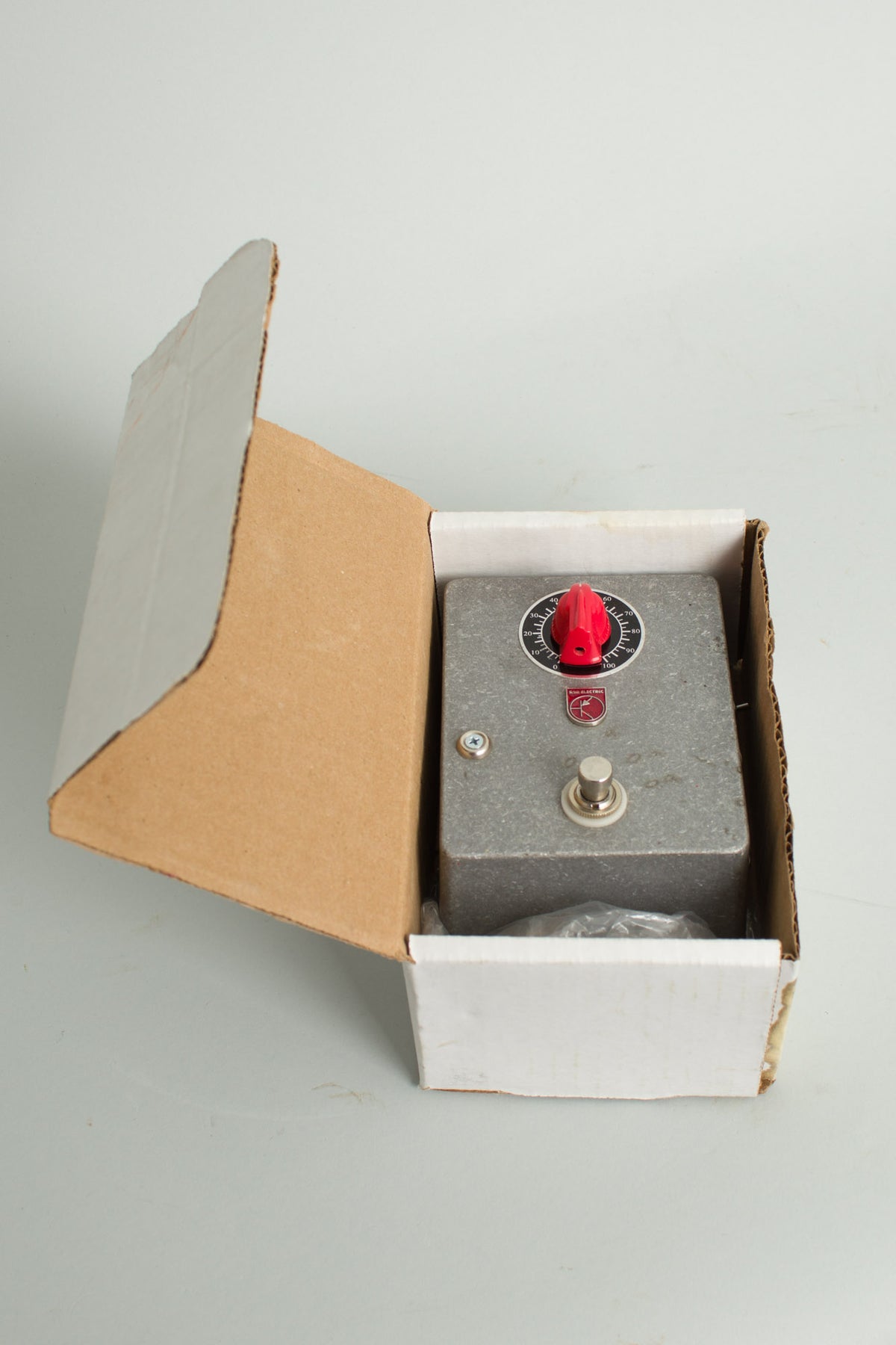 R2R Electric Wah-Wah Pedal Effect (2020s)