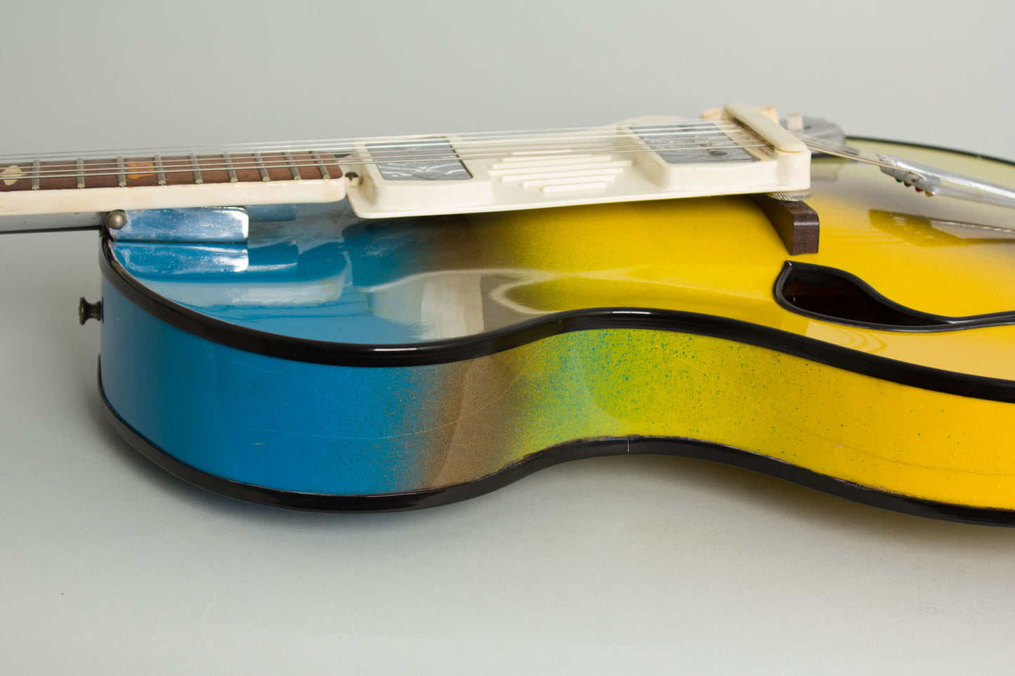 Wandre BB Model Semi-Hollow Body Electric Guitar (1961)