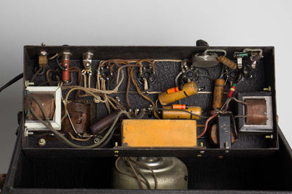 Vivi-Tone with Amplifier Solid Body Electric Guitar (1932)