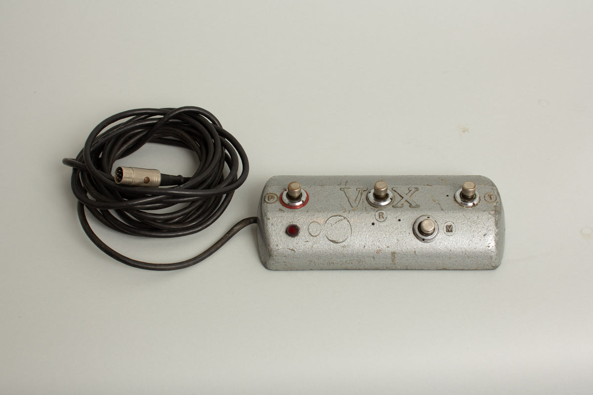 Vox Beatle/Super Beatle Solid State *LOCAL PICKUP ONLY* Head and Cabinet Amplifier (1967)