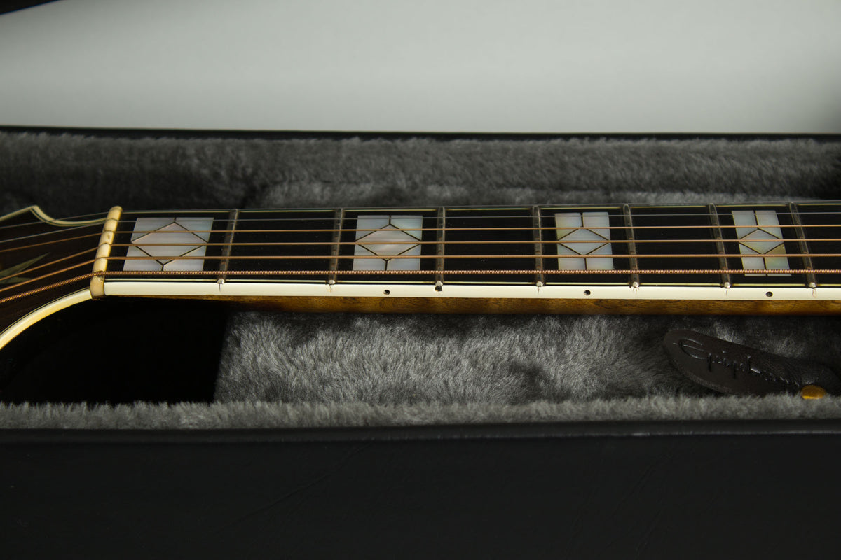 Favilla Deluxe Arch Top Acoustic Guitar (1939)