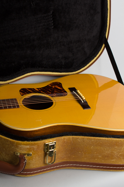 Gibson  J-35 Flat Top Acoustic Guitar  (1941-2)