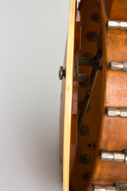 Gibson  Style UB Banjo Ukulele  (1924)