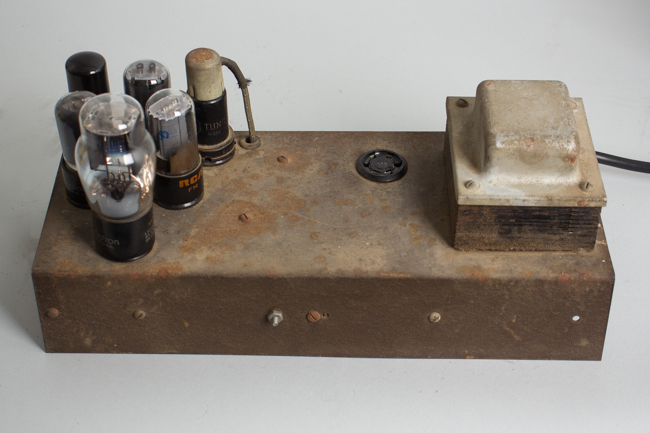  EH-100/ Recording King Model 1022 Tube Amplifier, made by Gibson (1938)