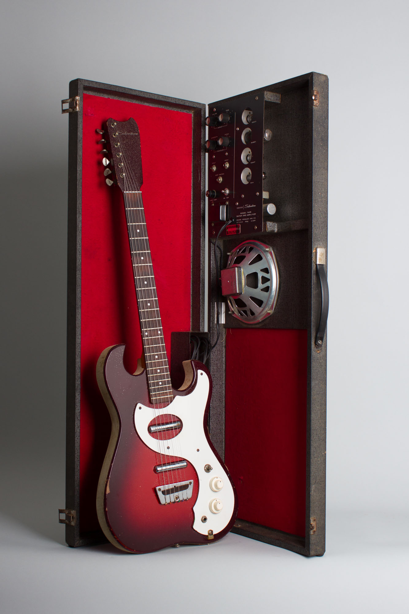 Silvertone Model 1457 Amp-In-Case Semi-Hollow Body Electric Guitar, made by  Danelectro (1965) | RetroFret