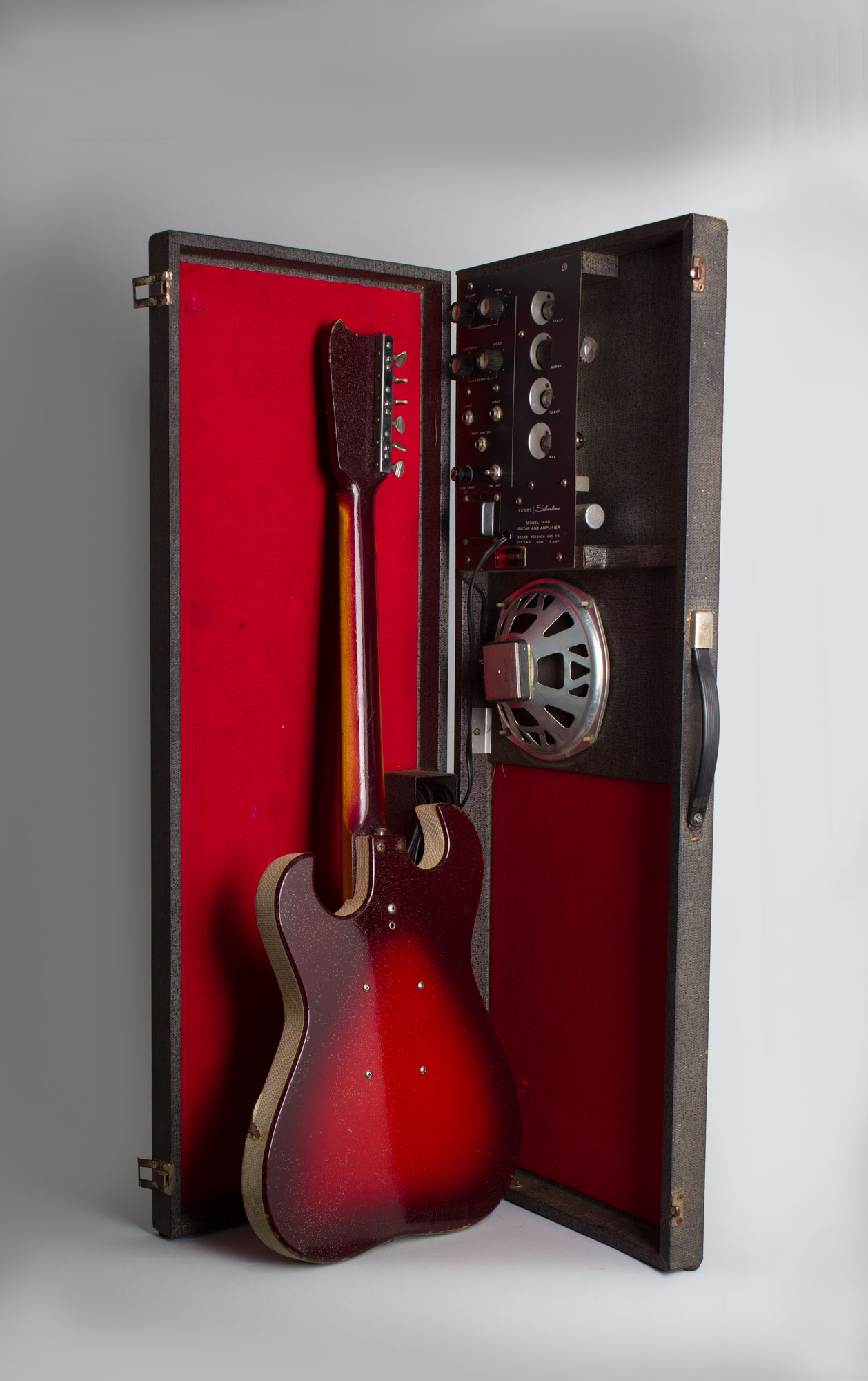 Silvertone Model 1457 Amp-In-Case Semi-Hollow Body Electric Guitar, made by  Danelectro (1965) | RetroFret