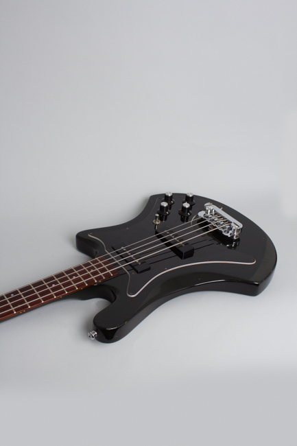 Guild  B-302 Solid Body Electric Bass Guitar (1978)