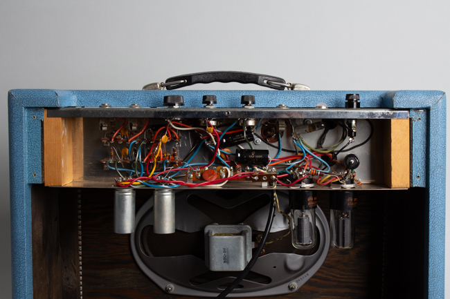 Supro  Model 1616T Trojan Tube Amplifier (1964)