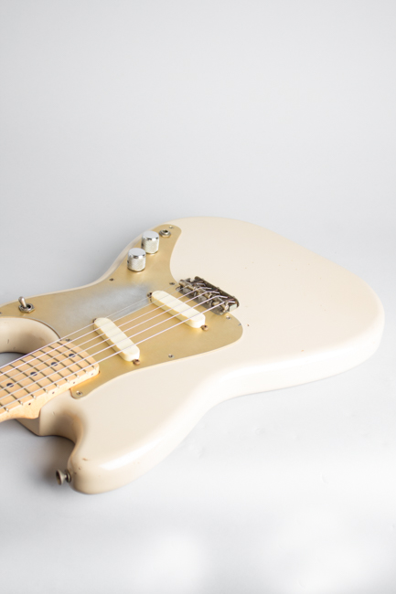 Fender  Duo-Sonic Solid Body Electric Guitar  (1957)