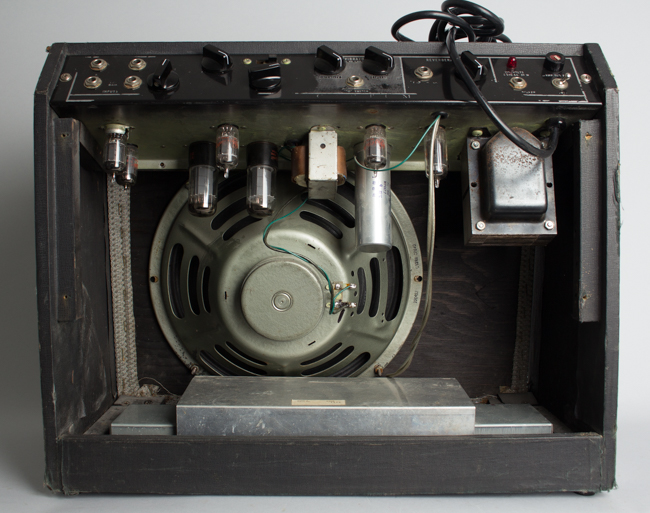  Magnatone Tube Amplifier, labeled Titano (1965)