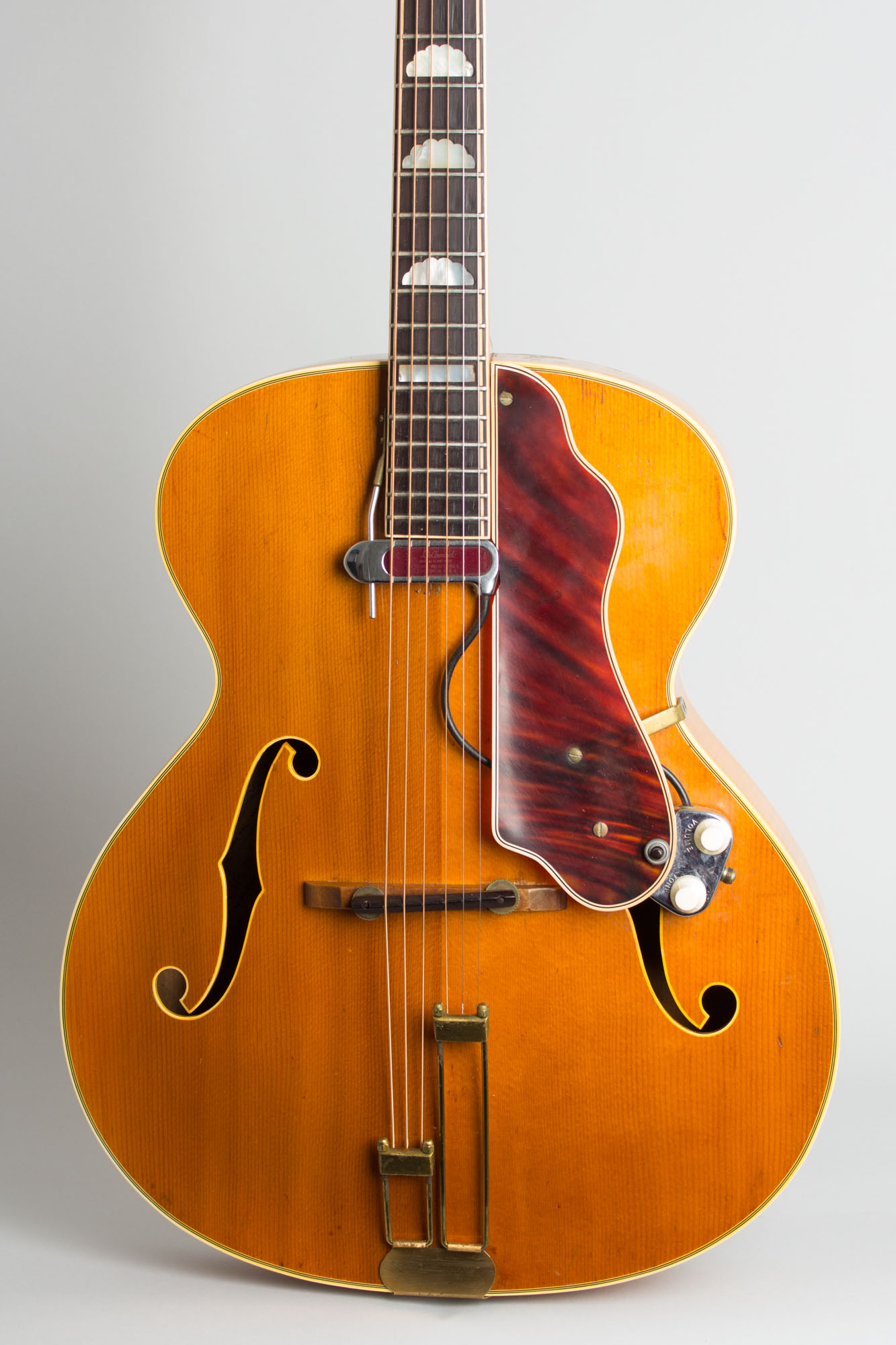 Epiphone Deluxe Arch Top Acoustic Guitar (1946) | RetroFret