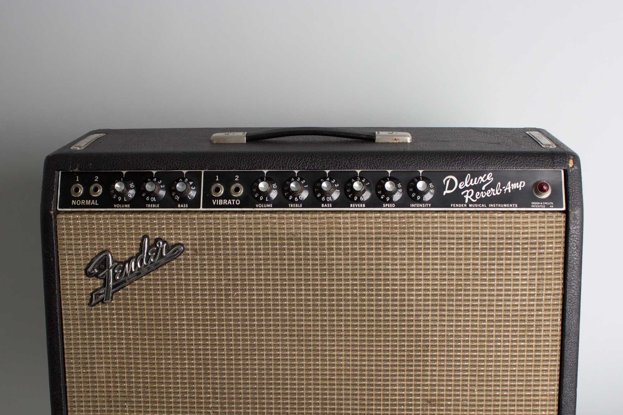 Fender Deluxe Reverb Tube Amplifier (1966) | RetroFret